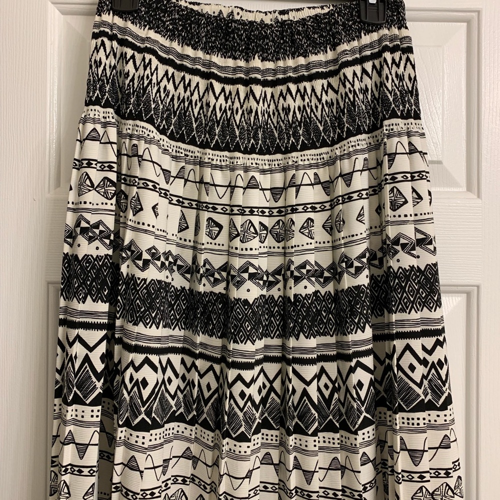 Aztec Pattern Skirt - Picture 5 of 7